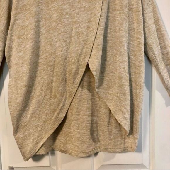 Wonderland by Orange Wrap Crowl Neck Sweater Size Small - Picture 2 of 11
